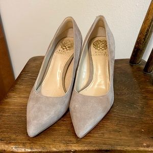 Size 6 Vince Camuto Suede Block Heel Shoes w/ Pointed Toe